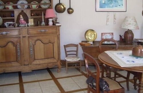 Souvigne House | House with pool in the heart of a village