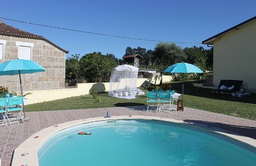 Paredes de Viadores House | house with pool for 10 people