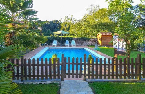 La Portilla Apartment | House with private garden and barbecue, pets are allowed, shared pool