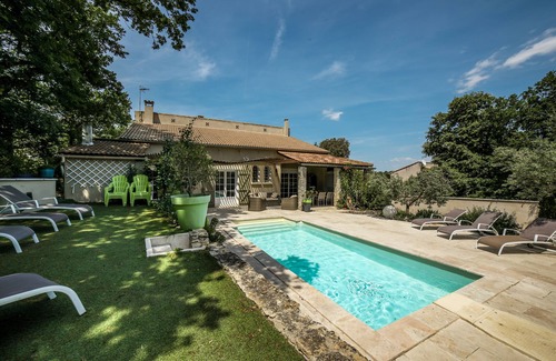 Lagarde Pareol House | House with private pool that can accommodate three families. 4, 8, 12 people