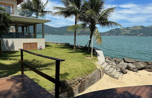 Costa Verde House | House with private beach and hydromassage in Portobello condominium!
