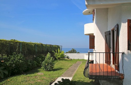 Viana do Castelo House | House with sea view and private garden in Afife