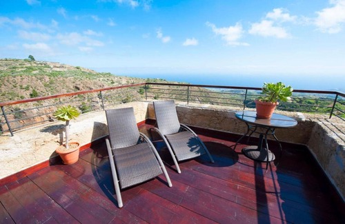Arico Cottage | House with Traditional Wine Cellar and Private Garden in Arico – Pet Friendly
