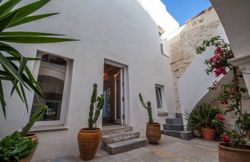 Tarifa House | HOUSE WITH VIEWS IN THE HISTORICAL HELMET.