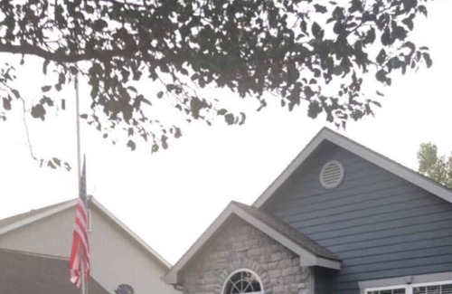 Lawrence House | House with walkout rooms to the yard. All new appliances