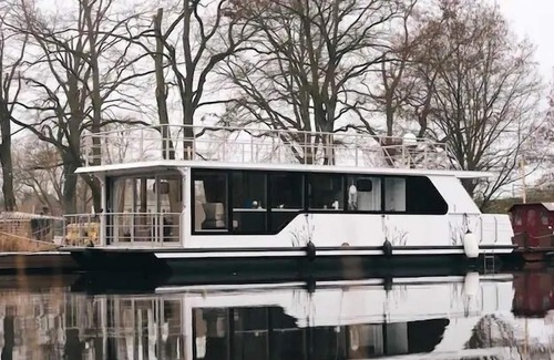 Domitz Apartment | Houseboat for 4 guests with 50m² in Dömitz (188474)