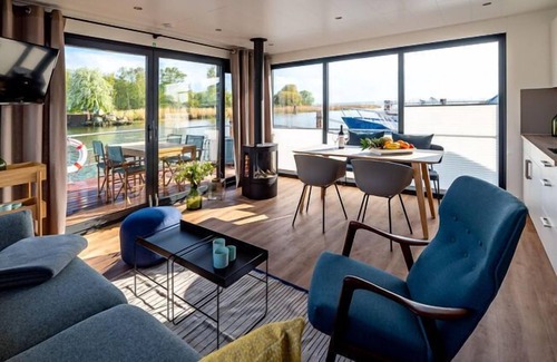 Peenemuende Boat Rental | Houseboat in Peenemuende