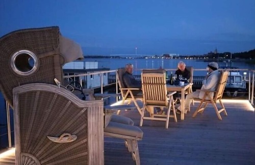 Knieper Nord Boat Rental | Houseboat Liliput Comfortable holiday residence