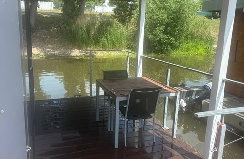 Wiesbaden Boat Rental | Houseboat villa. nautica