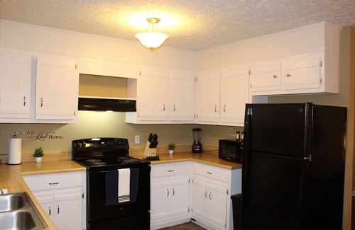 Perry House | Housing Available For Hurricane Milton Evacuees/Hurricane Milton Evacuation