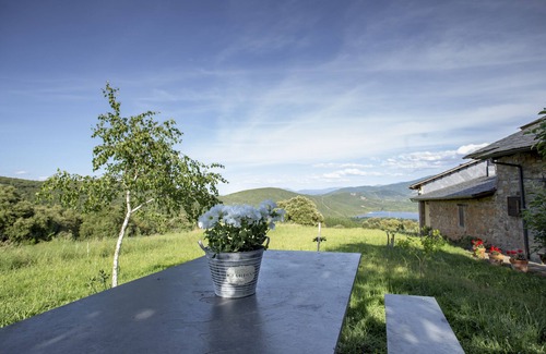 Carucedo House | Housing for tourist use N2