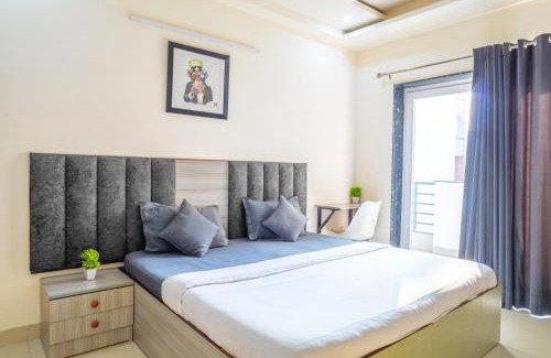 Gurugram Hotel | Housr Sector 43 Gurgaon Near Global Foyer Mall