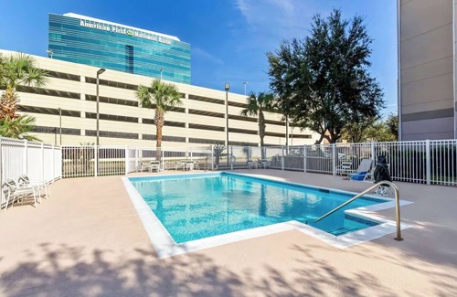 Chinatown Hotel | Houston Comfort with Outdoor Pool, Breakfast, and The Galleria Around the Corner