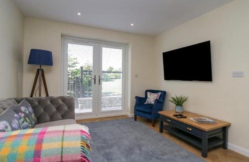 Welton House | How Hill Farm Cottage