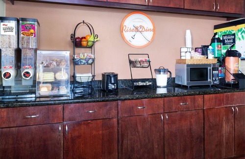 Lafayette Hotel | Howard Johnson by Wyndham Lafayette