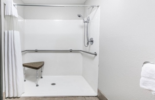 Lafayette Hotel | Howard Johnson by Wyndham Lafayette