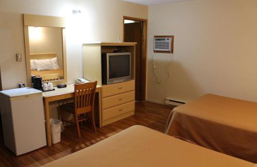 Woodstock Hotel | Howard Johnson by Wyndham Woodstock NB