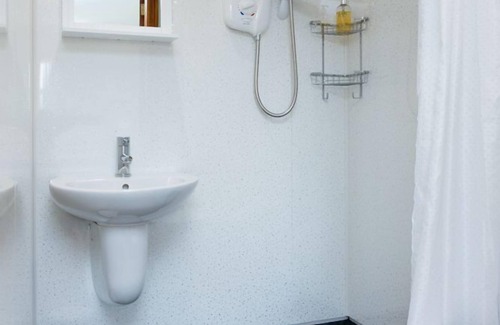 Sedbergh Apartment | Howgills Apartment 11 (self-catering accommodation with free parking and Wi-Fi)