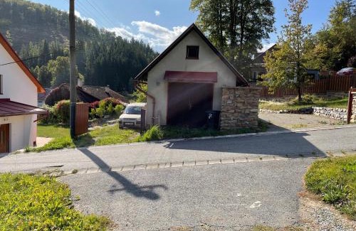 Vir House | Hrdá Ves - Dům U Slunce