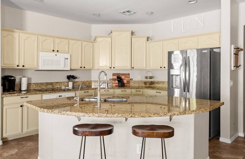 Chandler House | HTD Pool~Fire Pit~Games~Dog Friendly~Ping Pong