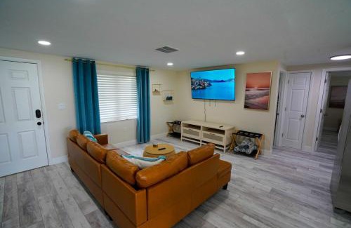 Hudson Beach Estates House | Hudson Beach Getaway and Dock