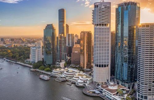 Brisbane Central Business District Apartment | HUGE 3bed 3Bath Skyhigh view
