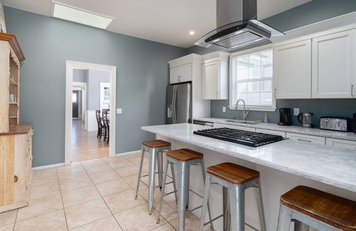 Prescott House | Huge 8 Bedroom 4 Bath Entire Duplex - Mins to SF