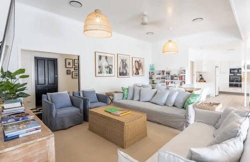 Yamba House | Huge Beach House in 5 star location