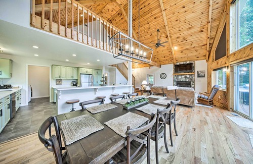 Blairsville Cabin | Huge Blairsville Cabin: Game Room + Mtn View!