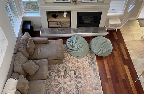 Lone Tree House | Huge family home with plenty of space to relax