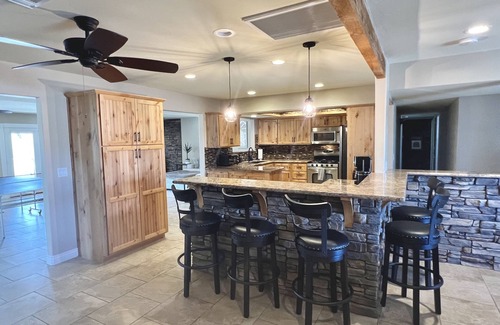 Lake Havasu City House | Huge FREE heated pool, hot tub, game rm/sleeps 16