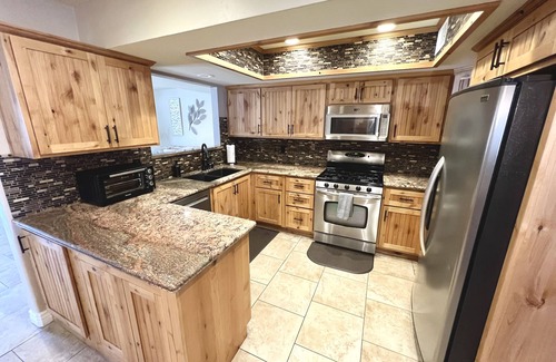 Lake Havasu City House | Huge FREE heated pool, hot tub, game rm/sleeps 16