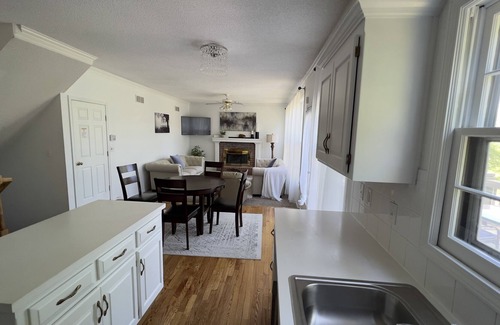 Olathe House | Huge house 4BR, 3 Bath with High Speed Wifi