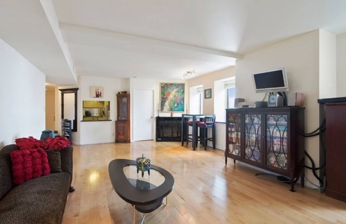 Kips Bay Condo | Huge One-Bedroom in Heart of Murray Hill with Roof Deck!