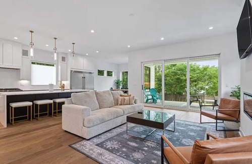 Downtown House | Huge Rooftop Turf Patio w/Stunning Skyline Views!