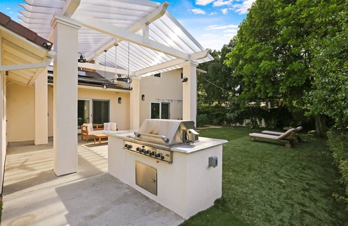 Cowan Heights House | Huge Secluded Cowan Heights Home, Pool, Entertainers Delight (4 beds/5 baths)