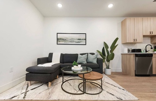 East Liberty Apartment | HULU+GYM+PARKING Near Shopping|Universities|UPMC