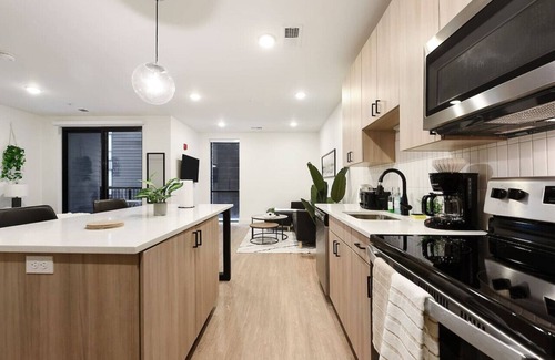 East Liberty Apartment | HULU+GYM+PARKING Near Shopping|Universities|UPMC