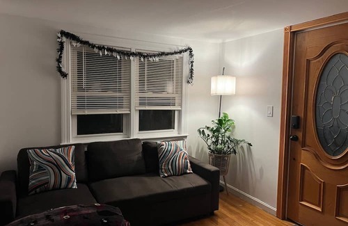 Salem Apartment | Humble 2BR Getaway Near Downtown Salem