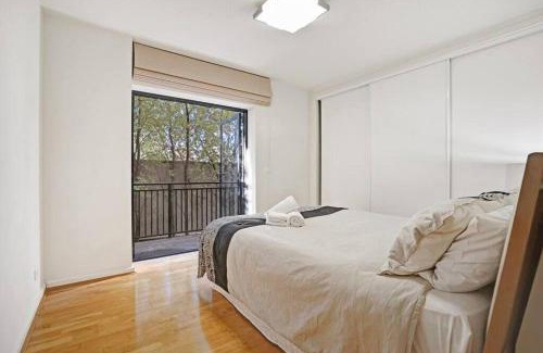 Footscray Apartment | Humble Abode @Footscray (CBD Accessible)