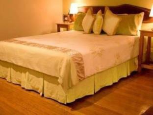 Hunchy Apartment | Hunchy Hideaway