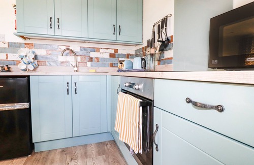 Redruth Cottage | HUNROSA, pet friendly, character holiday cottage in St Day