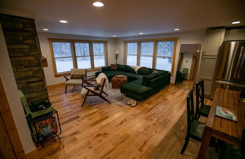 Jewett House | Hunter and Windham Mountain House with Hot Tub