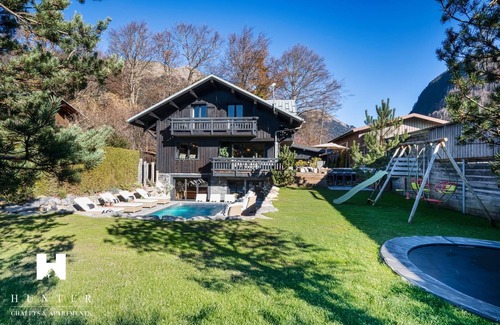 Morzine Ski Chalet | Hunter Chalets - The Bungo - Fully Catered