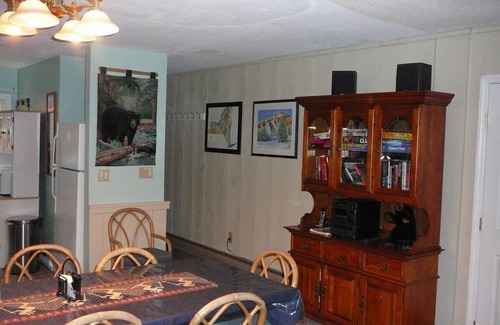 Hunter House | Hunter Mountain Townhouse at Scribner Hollow - sleeps 12
