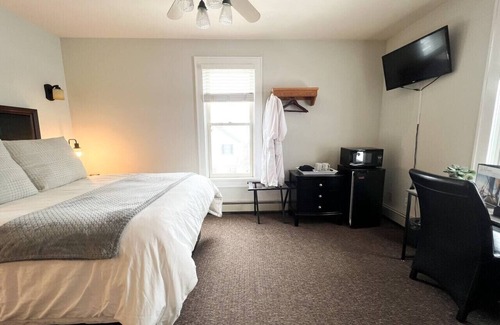 Bayfield Hotel | Huron Suite @ The Bayfield Guest House, Bayfield