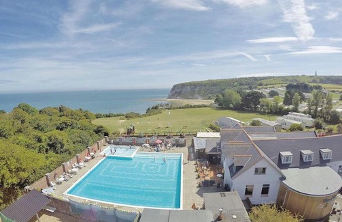 Bembridge Resort | "Hurst View" at Whitecliff Bay Isle of Wight - Yarborough View 1