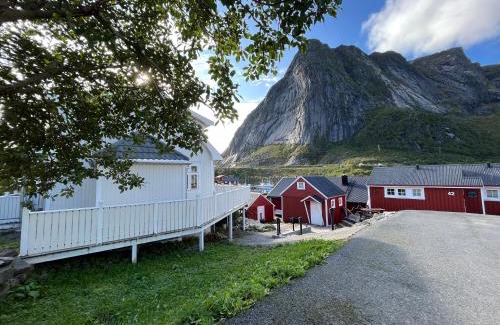 Reine Villa | Husly Reine - your home with Reinebringen view
