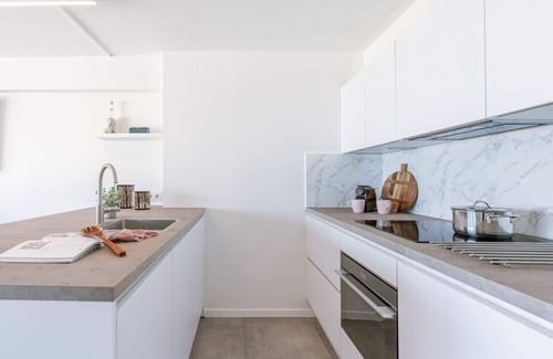 Blankenberge Apartment | Huswell - Frontal seaview apartment in Blankenberge