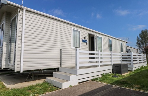 Bognor Regis Cottage | HW42, pet friendly, with pool in Bognor Regis